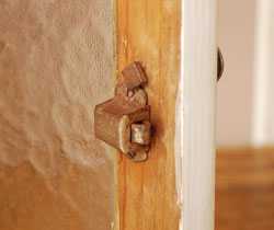 d-949-f アンティークスモールキャビネット(ホワイト)の金具