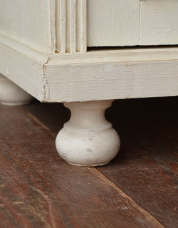 d-978-f アンティークキャビネット（ホワイト）の脚