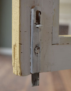 d-991-f アンティークガラスキャビネット（クリーム）のストッパー