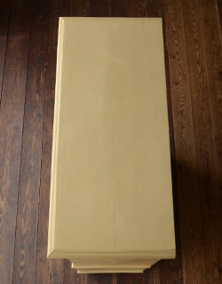 d-991-f アンティークガラスキャビネット（クリーム）の天板