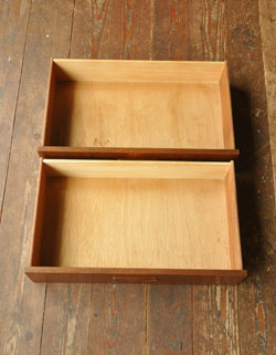 北欧インテリアをめざす方へオススメ。アンティークサイドボード