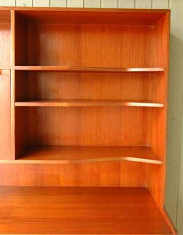 <空>北欧デザインが可愛いアンティークサイドボード