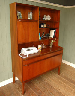 <空>北欧デザインが可愛いアンティークサイドボード