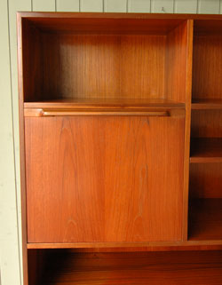 <空>北欧デザインが可愛いアンティークサイドボード