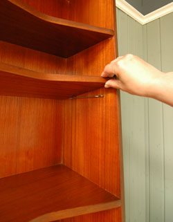 北欧デザインが可愛いアンティークサイドボード