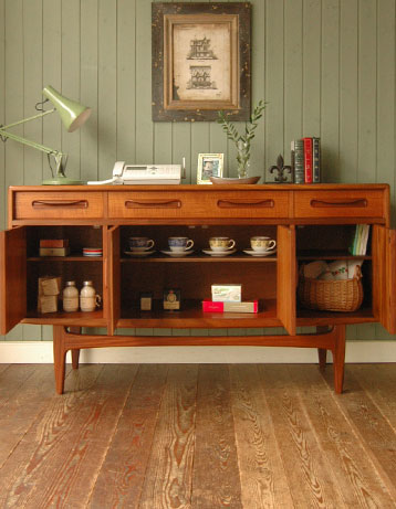 『G-PLAN』のアンティーク　サイドボード