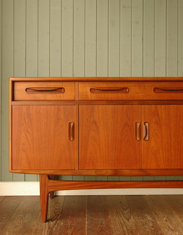 『G-PLAN』のアンティーク　サイドボード