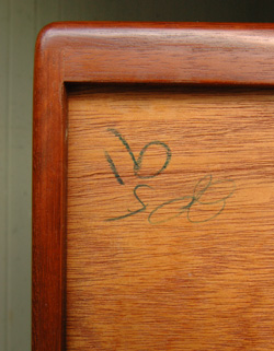 北欧インテリアをめざす方へオススメ。アンティークサイドボード