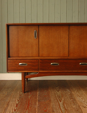 見つけてしまいました!『G-PLAN』のアンティークサイドボード