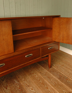 見つけてしまいました!『G-PLAN』のアンティークサイドボード