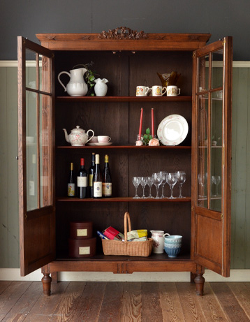 j-1002-f アンティークガラスキャビネットのオープン時