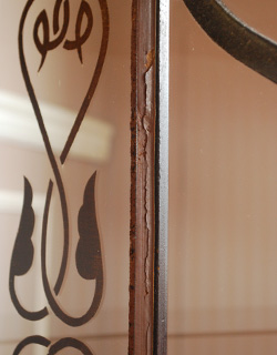 j-1003-f アンティークガラスキャビネットのキズ