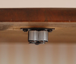 j-1003-f アンティークガラスキャビネットのローラーキャッチャー