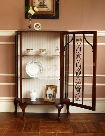 j-1003-f アンティークガラスキャビネットのオープン時