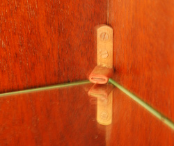 j-1004-f アンティークガラスキャビネットの留め具