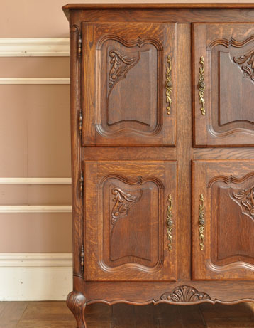 j-1012-f アンティークキャビネットのアップ