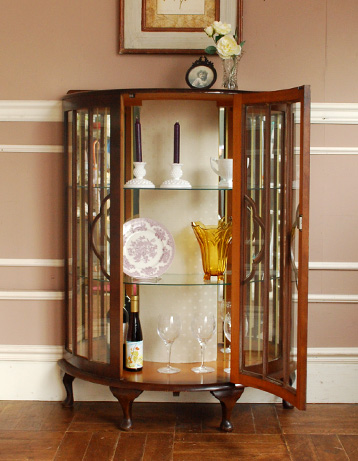 j-1014-f アンティークガラスキャビネットのオープン時