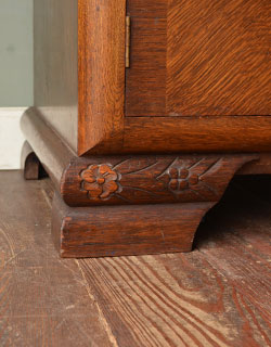 j-1042-f アンティークサイドボードの脚