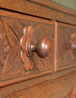 j-1042-f アンティークサイドボードの取っ手