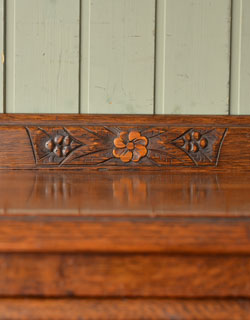 j-1042-f アンティークサイドボードの彫り