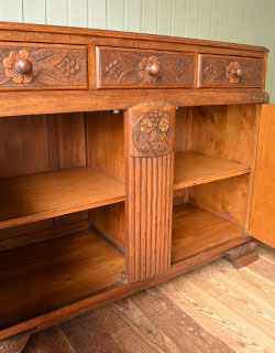 j-1042-f アンティークサイドボードの棚内