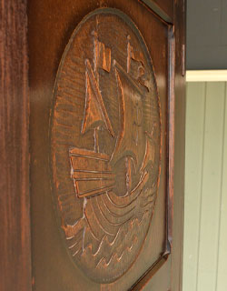 j-1043-f アンティーク ワードローブの装飾