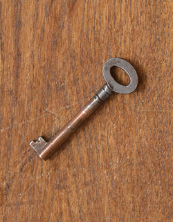 j-1056-f アンティークブランケットボックス（コファ）の鍵