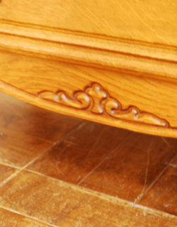 j-1061-f アンティークキャビネットの彫り