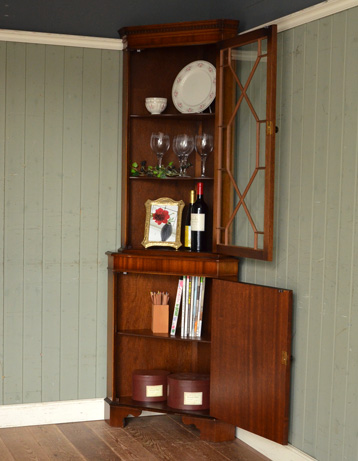 j-1088-f アンティークコーナーキャビネットのオープン時