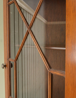 j-1088-f アンティークコーナーキャビネットのガラス