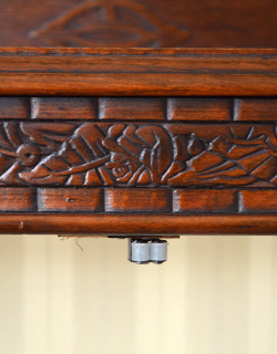 j-1092-f アンティークガラスキャビネットの彫り