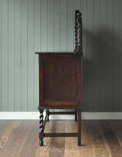 j-1094-f アンティークミラー付きサイドボードの横