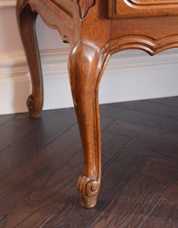 j-1095-f アンティークキャビネットの脚