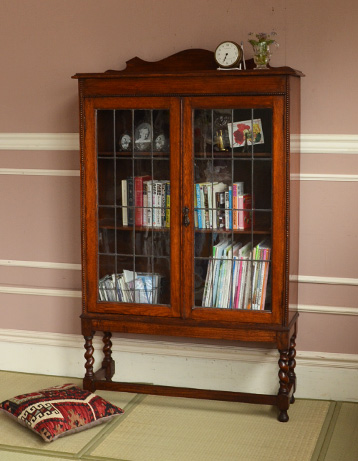 j-1099-f アンティークガラスブックケースのスタイリング