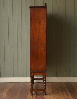 j-1099-f アンティークガラスブックケースの横