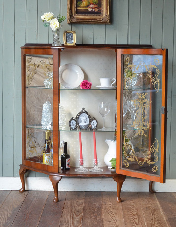 j-1103-f アンティークガラスショーケースのオープン時