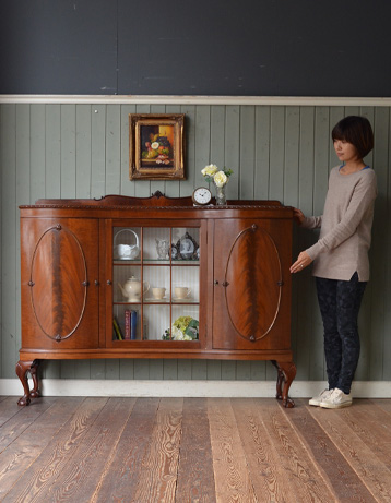 j-1130-f アンティークブックケースのモデル入り