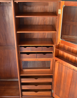 j-1138-f アンティークワードローブの右側