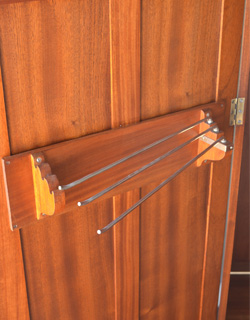 シンプルなアンティーク家具、マホガニー材のワードローブ(j-1138-f