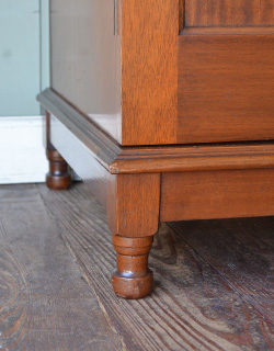 j-1138-f アンティークワードローブの脚