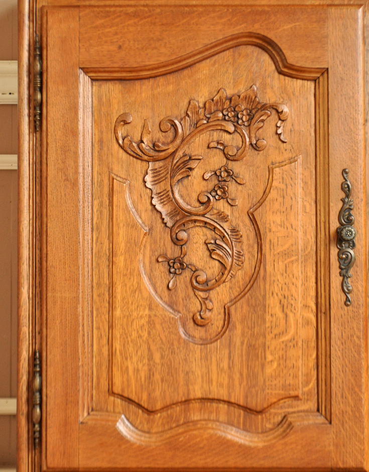 j-1149-f アンティークキャビネットの装飾