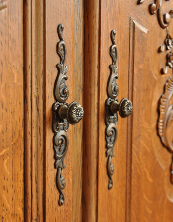 j-1149-f アンティークキャビネットの取っ手