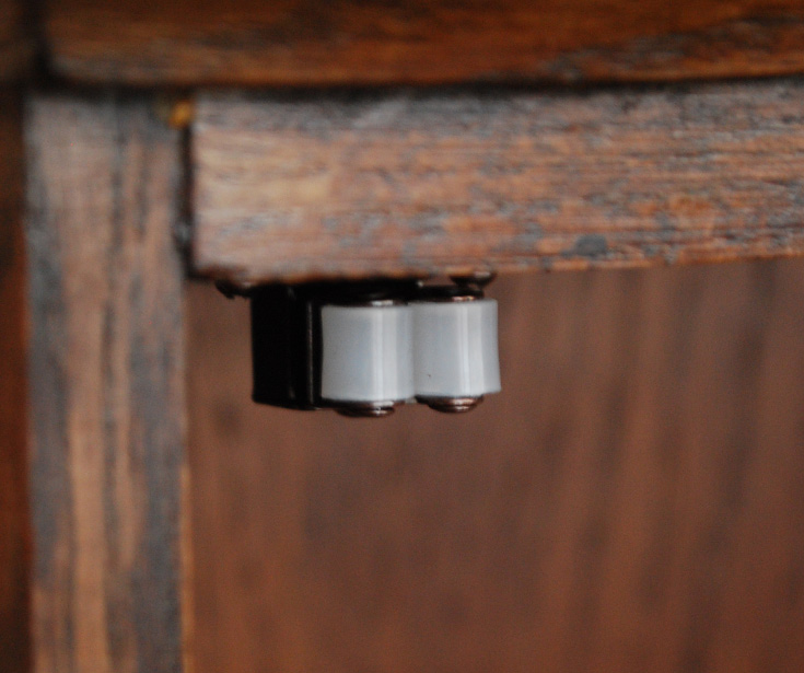 j-1157-f アンティークウォールキャビネットのローラーキャッチャー