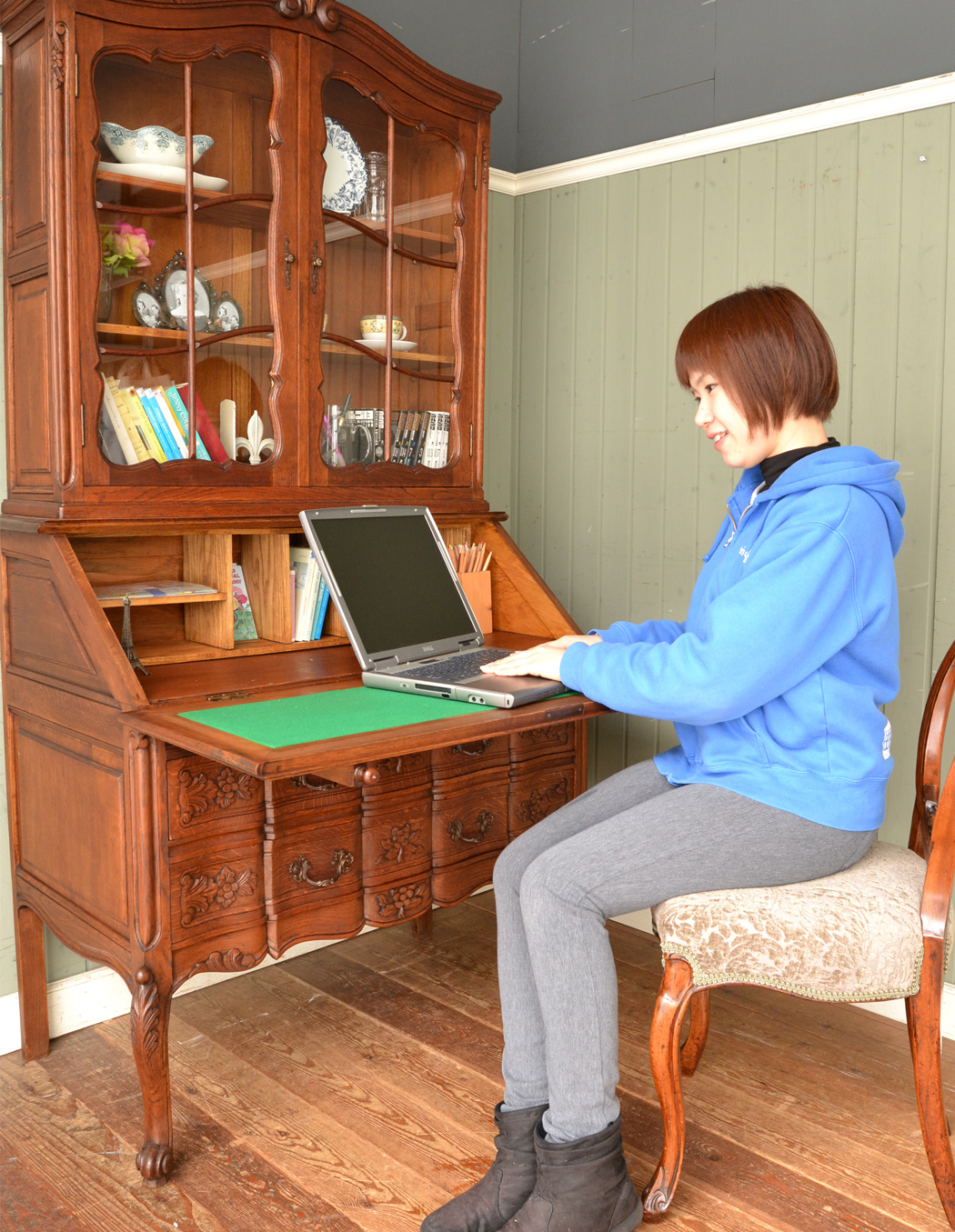 j-1173-f アンティークブックビューローのモデル入り