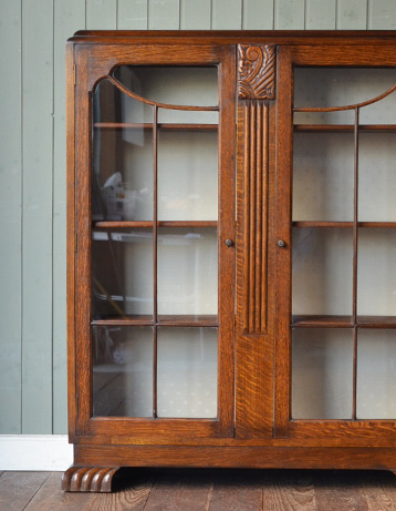 j-1181-f アンティークブックケースのアップ