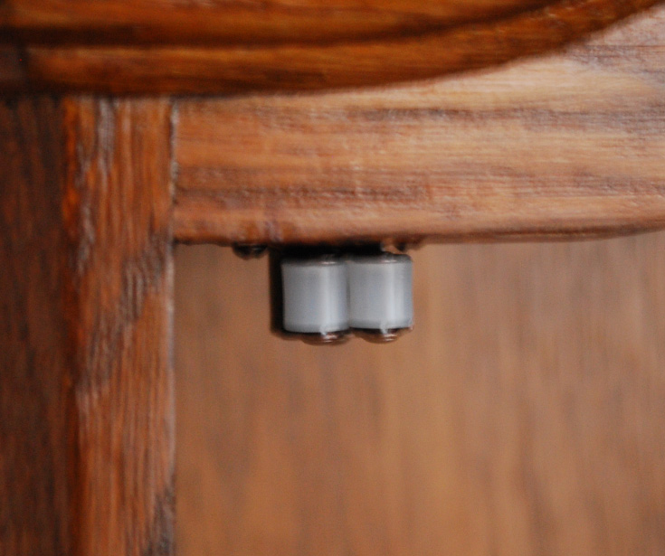 j-1183-f アンティークウォールキャビネットのローラーキャッチャー