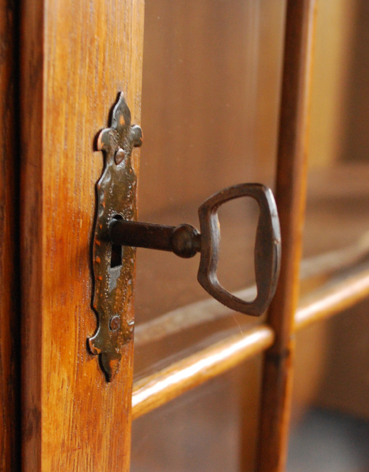 j-1183-f アンティークウォールキャビネットの取っ手