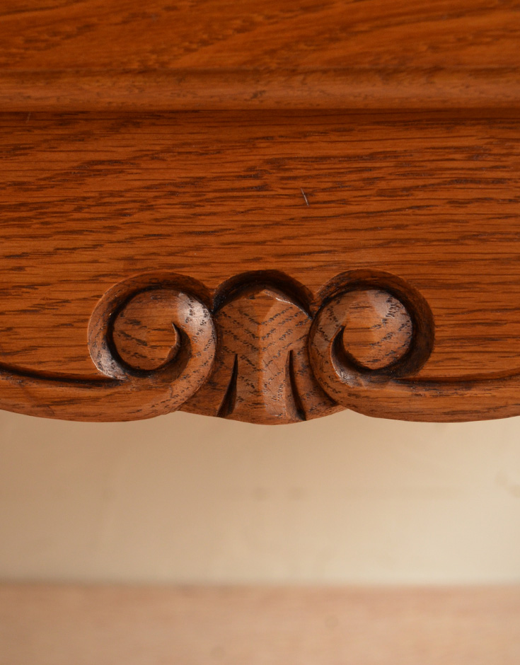 j-1199-f アンティークナイトテーブルの彫り