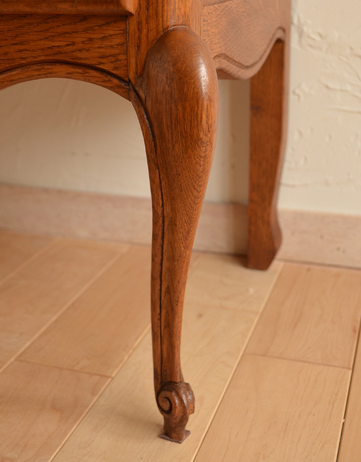 j-1199-f アンティークナイトテーブルの脚