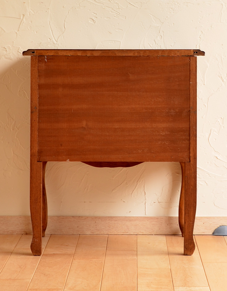 j-1199-f アンティークナイトテーブルの後ろ